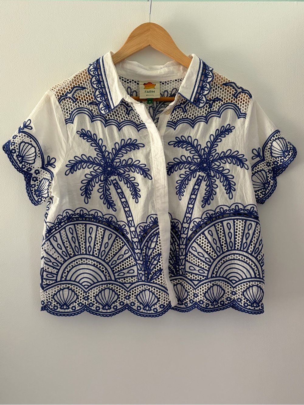 ๐ NWOT Farm Rio Size M Blue Palm Trees Richelieu Collared Shirt 100% Cotton Boho - Picture 7 of 16